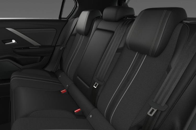 Vauxhall Astra Hatchback 1.6 Plug-in Hybrid Ultimate 5dr Auto image 7